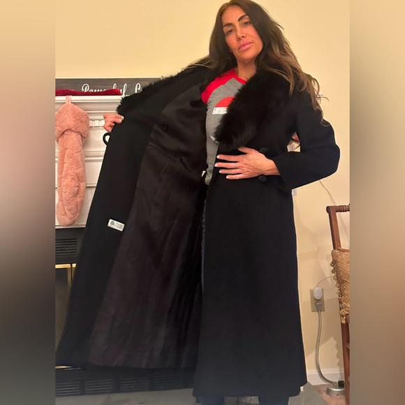 Alorna (brand) Black Breathtaking Coat Stunner (L) - Picture 3 of 14